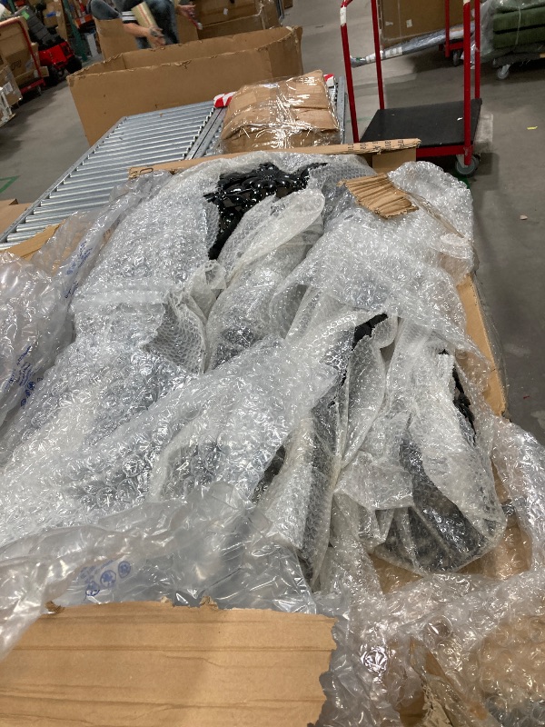 Photo 1 of **It is used, it is missing parts and it is not known if it works at 100%.**Deco 79 Metal Giraffe Decorative Garden Sculpture Indoor Outdoor Tall Garden Statue, Outdoor Sculpture 45" x 24" x 78", Black