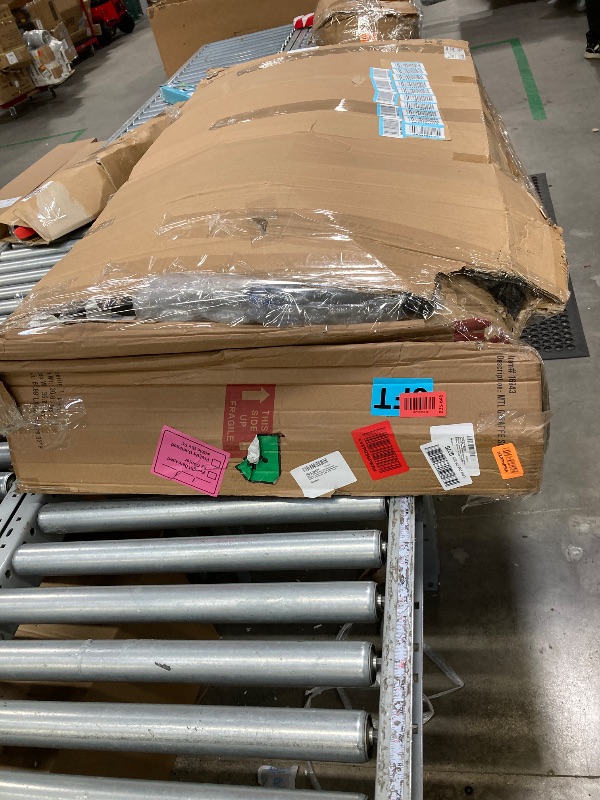 Photo 1 of **It is used, it is missing parts and it is not known if it works at 100%.**Deco 79 Metal Giraffe Decorative Garden Sculpture Indoor Outdoor Tall Garden Statue, Outdoor Sculpture 45" x 24" x 78", Black