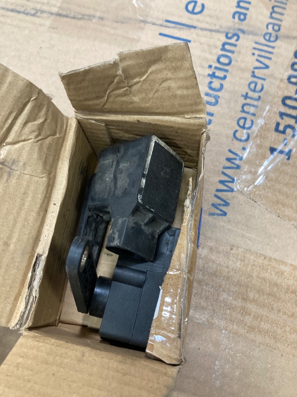 Photo 1 of ***THIS IS USED AND MISSING PARTS SO IT IS NOT KNOWN IF IT WORKS AT 100%**GELUOXI 2X Suspension Height Level Sensor 0105427717 Compatible with Mercedes M-Class (W163) C-Class T-Model SLK A0105427717