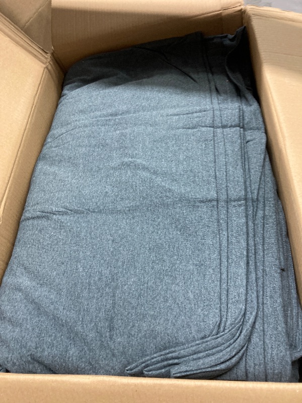 Photo 1 of 	65 PIECES GILDAN LONG SLEEVE T-SHIRT 2XL