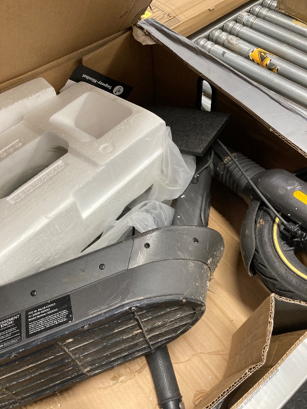 Photo 1 of ***used****Segway Ninebot Max G3 Electric Scooter, 28 mph Top Speed w/ 50 Miles Max Range, 2000W Peak Motor, Dual Hydraulic Suspension, Fast Charging Scooter for Adults and Teens, UL-2272 2271 Certified