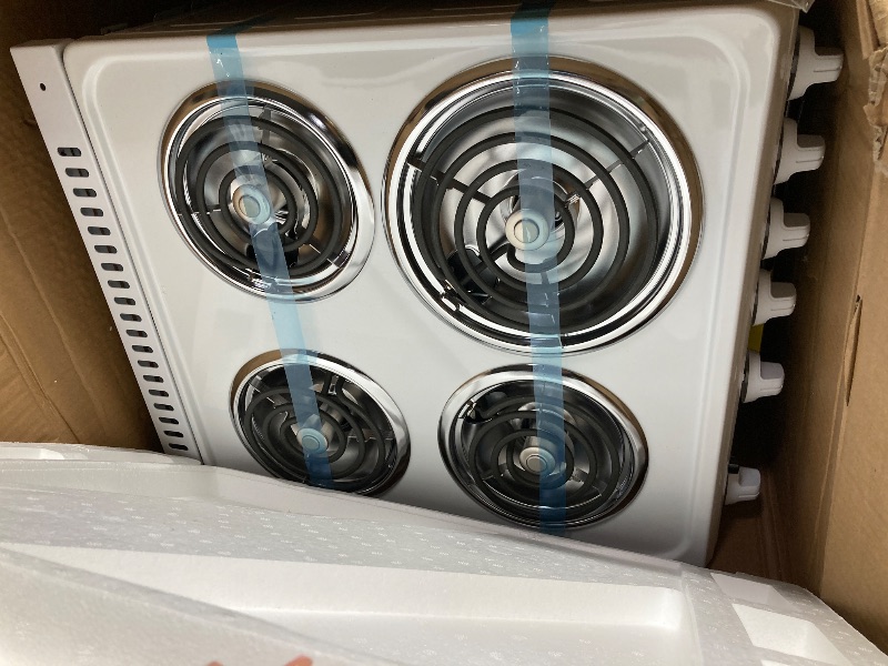 Photo 1 of ***DAMAGED, DENTED / BENT SOME SCUFFS/SCRATCHES*** 
Avanti ERU200P0W Electric Range Oven Compact Design, 2.1-Cu.Ft. Capacity with 4 Coil Burners, Framed Glass Door, Storage Drawer and Broiler with Pan, 20-Inch, White  