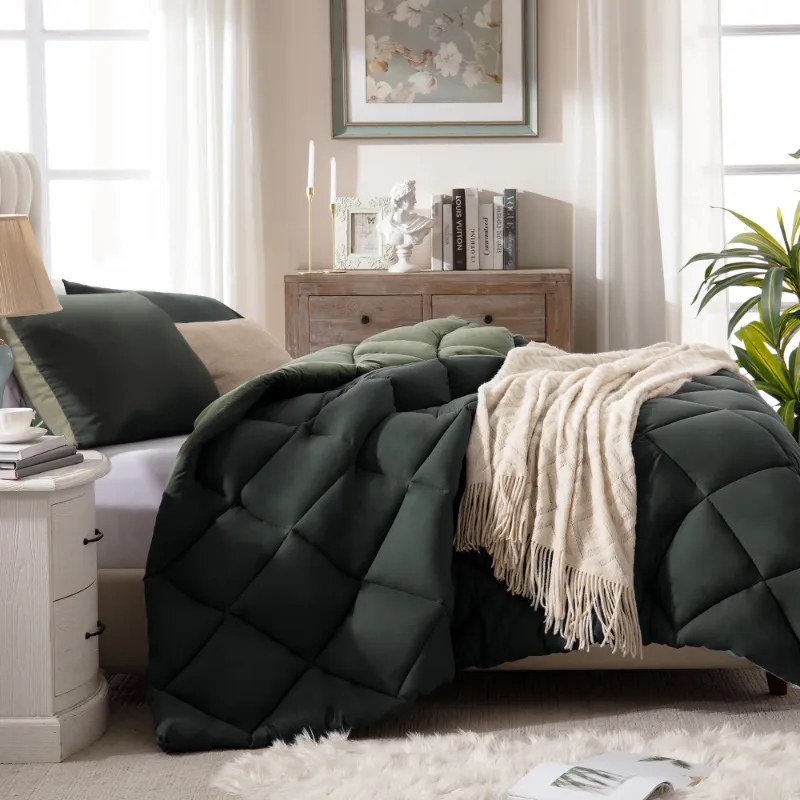 Photo 1 of ***used***/Yalamila Full Size Comforter Set 3-Piece All-Season Down Alternative Reversible Comforter Set,Sage Green,200GSM Cooling Quilted Duvet Insert,95 GSM Soft Cover Bed in a Bag

