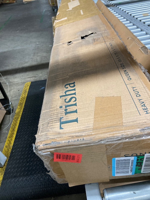 Photo 1 of  ** MATTRESS NOT INCLUDED** 
ZINUS Trisha 7 Inch Metal Platform Bed Frame, Wood Slat Support, No Box Spring Needed, Easy Assembly, Queen