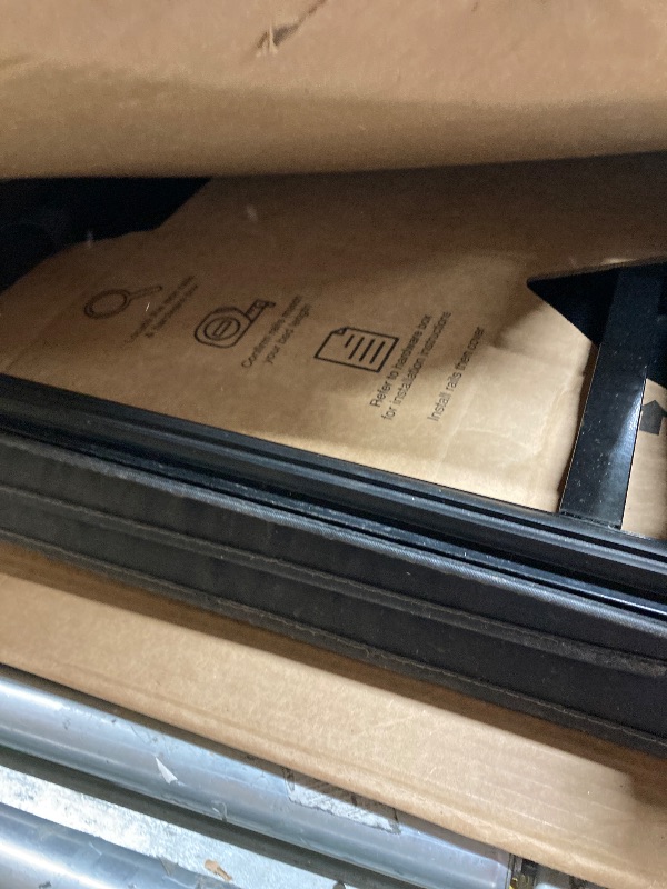 Photo 1 of ***NEED CLEAN***

 BAK BAKFlip G2 Hard Folding Truck Bed Tonneau Cover | 226203RB | Fits 2012 - 2023 Dodge Ram 1500, 2012-21 2500/3500 w/RamBox 6' 4" Bed (76.3")