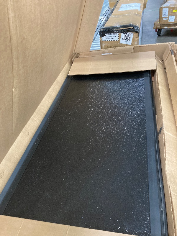 Photo 1 of **BROKEN LATCH***Gator EFX Hard Tri-Fold Truck Bed Tonneau Cover | GC34008 | Fits 2019 - 2023 Dodge Ram 1500 W/o RamBox Does Not Fit W/ Multi-Function (Split) Tailgat