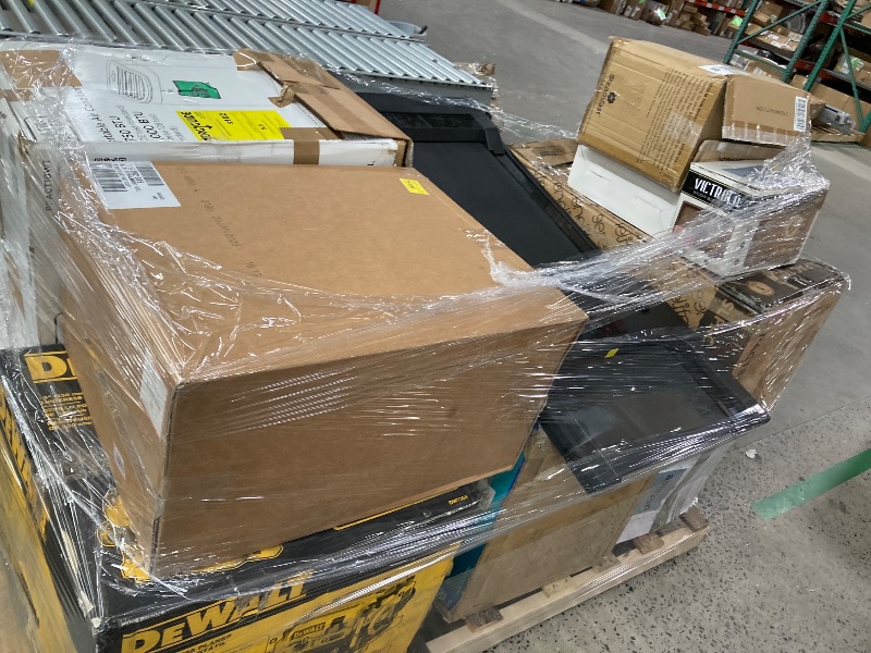Photo 1 of ****no returns accepted***** final sale *****pallet with air conditioners and possible some fans only for parts, remote control or some part may be missing this pallet also contains small miscellanious item retail price is estimated for parts.