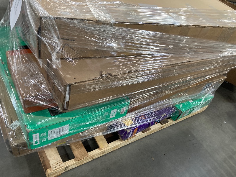 Photo 1 of ********No returns***No refund*******TV pallet doesn't work, only for parts of different brands and sizes. Some turn on, others don't. Broken screens, possibly missing cables and remote control. Returns not accepted. Final sale, approximate retail price o
