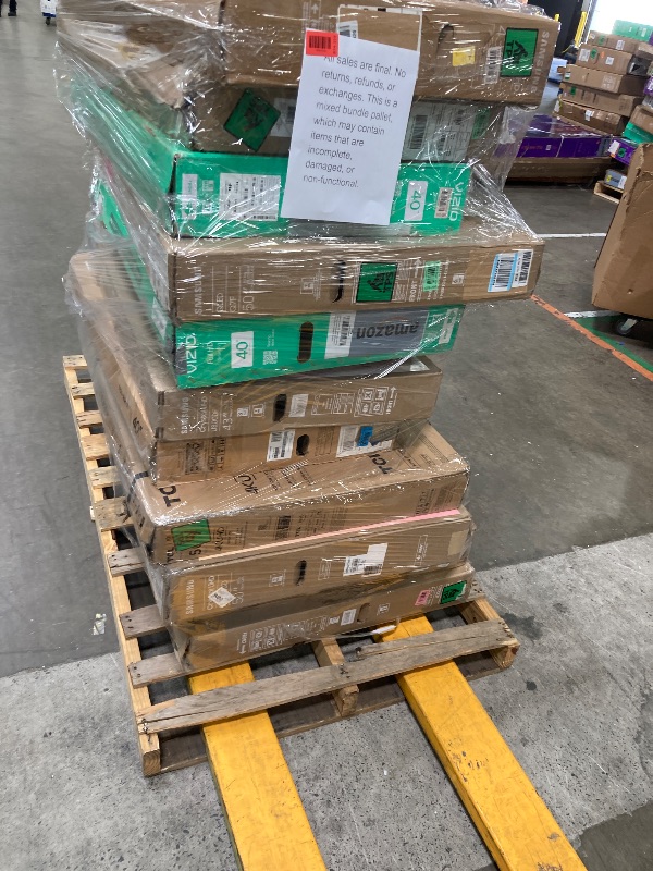 Photo 1 of ********No returns***No refund*******TV pallet doesn't work, only for parts of different brands and sizes. Some turn on, others don't. Broken screens, possibly missing cables and remote control. Returns not accepted. Final sale, approximate retail price o