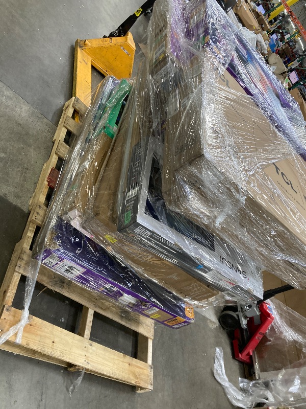 Photo 1 of ********No returns***No refund*******TV pallet doesn't work, only for parts of different brands and sizes. Some turn on, others don't. Broken screens, possibly missing cables and remote control. Returns not accepted. Final sale, approximate retail price o