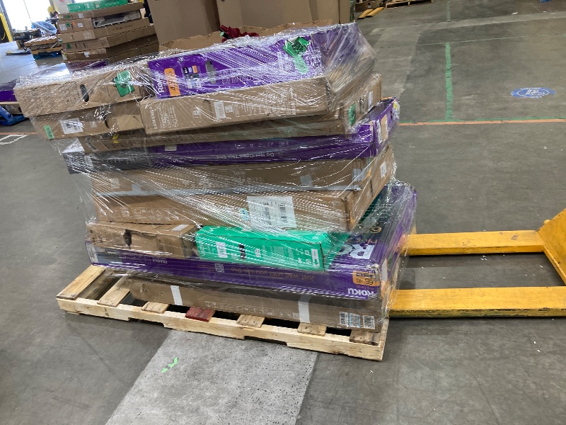 Photo 1 of ********No returns***No refund*******TV pallet doesn't work, only for parts of different brands and sizes. Some turn on, others don't. Broken screens, possibly missing cables and remote control. Returns not accepted. Final sale, approximate retail price o