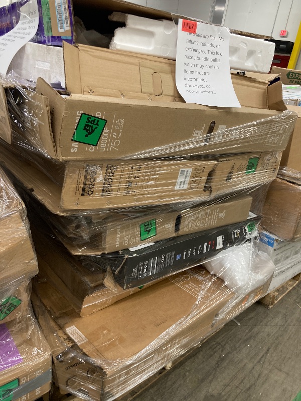 Photo 1 of ********No returns***No refund*******TV pallet doesn't work, only for parts of different brands and sizes. Some turn on, others don't. Broken screens, possibly missing cables and remote control. Returns not accepted. Final sale, approximate retail price o