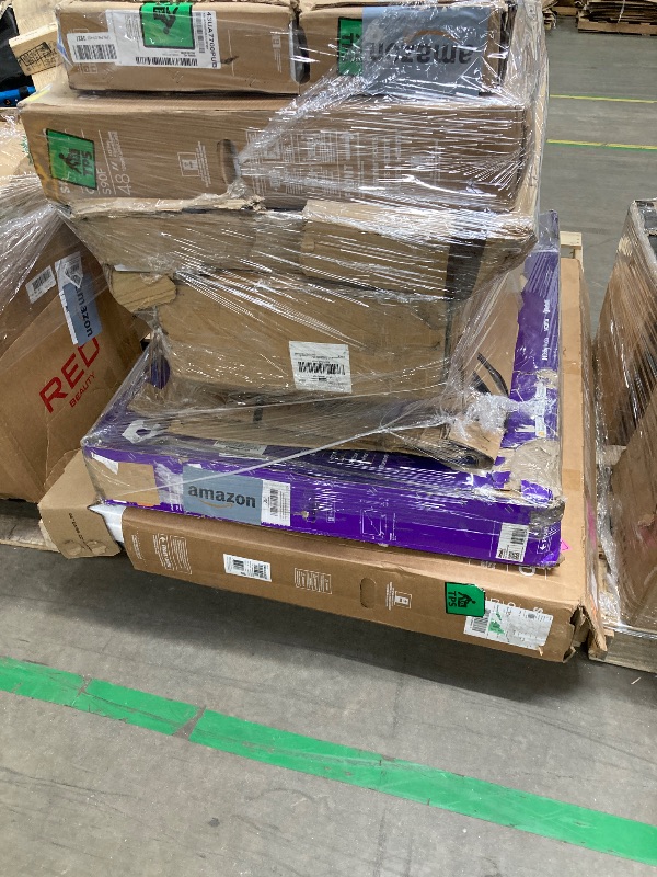 Photo 1 of ********No returns***No refund*******TV pallet doesn't work, only for parts of different brands and sizes. Some turn on, others don't. Broken screens, possibly missing cables and remote control. Returns not accepted. Final sale, approximate retail price o