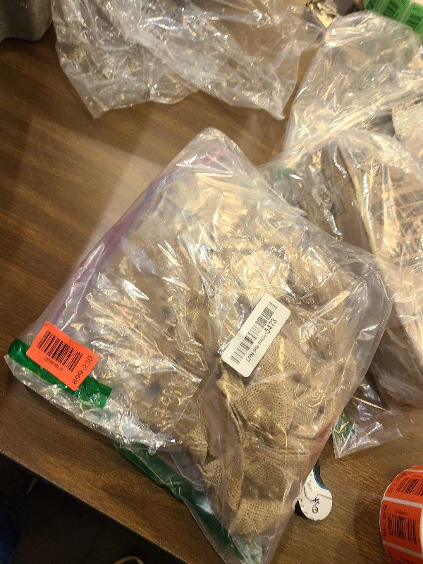 Photo 1 of 20 Pieces Burlap Bows Burlap Bow Knot Handmade Burlap Decorative Bowknot Natural Ornament Bow for Christmas Decoration Tree Festival Holiday Party Supplies (Beige)