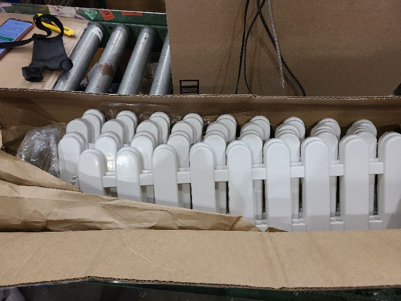 Photo 1 of 
BESPORTBLE 8pcs Garden Fence Mini Garden Decorative Fence Panels Mini Picket Fence Decor Christmas Villa Fence Wood Scoops for Rail Fence Garden Lawn Edging Outdoor Plastic White
