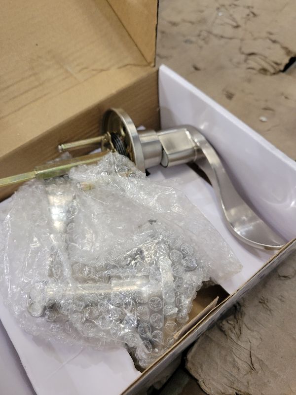 Photo 1 of 1 Pack of HENYIN Wave Lever Keyed Entry Door Lock/Door Knob Hardware Handle and Closet Lockset, Silver Color, with Key,Right Hand(805SN-R)