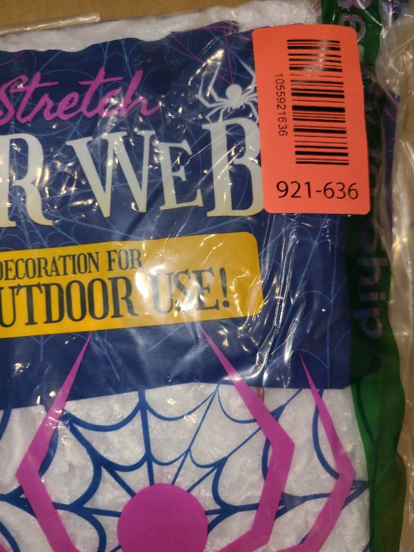 Photo 1 of 1000 sqft Spider Webs Halloween Decorations with 77 Fake Spiders, Super Stretch Cobwebs for Halloween Indoor and Outdoor Decor