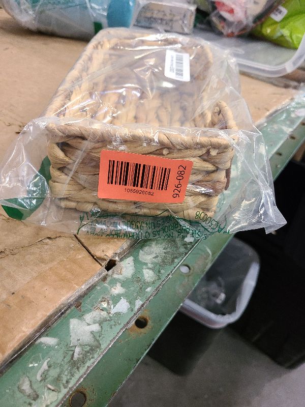 Photo 1 of 1 Pc Water Hyacinth Napkin Holder for Bathroom, Disposable Guest Towel Holder Tray, 9.5 x 5.1 Inch Woven Wicker Rectangle Napkin Baskets for Kitchen, Home, Hotel, Farmhouse Party Accessories