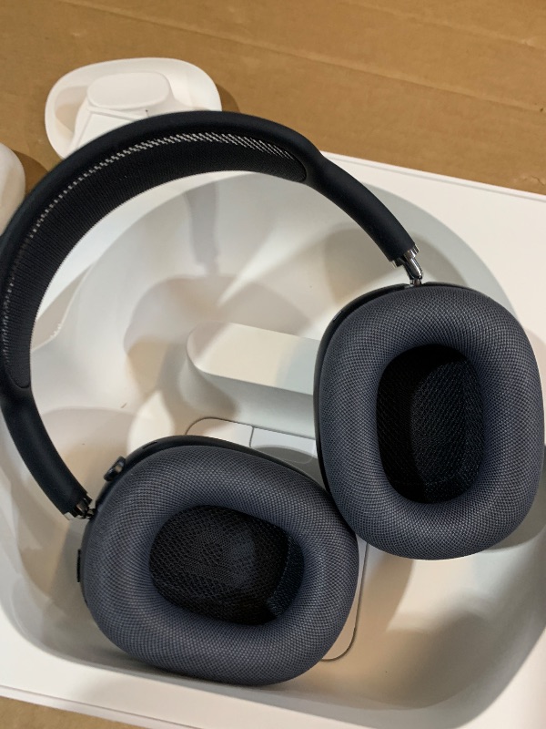 Photo 1 of **ICLOUD LOCKED**
Apple AirPods Max Wireless Over-Ear Headphones, Pro-Level Active Noise Cancellation, Transparency Mode, Personalized Spatial Audio, USB-C Charging, Bluetooth Headphones for iPhone - Midnight