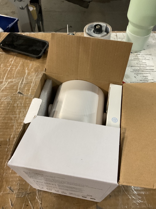 Photo 1 of ?Electric Focus?Magcubic Mini Projector 4K Support, Portable Projector with WiFi 6 and Bluetooth 5.4, Smart Proyector, 5W Soundbase Speaker, 180° Rotation for Home Theater HY300 Ultra