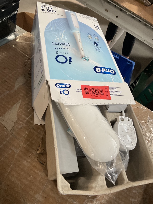 Photo 1 of (missing main bush)(sold for parts only) Oral-B iO Deep Clean Rechargeable Electric Powered Toothbrush, Icy Blue with iO Series 3 Limited, 2 Brush Heads and Travel Case -