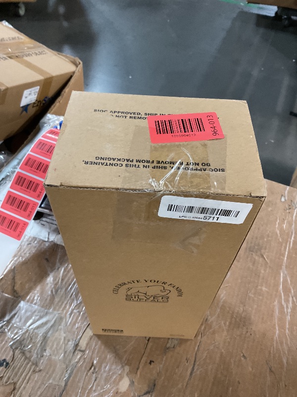 Photo 1 of (see images for damage) Silver Buffalo Peanuts Featuring Charlie Brown, Snoopy, Woodstock, Lucy, Sally, Linus, and More Stainless Steel Tumbler 