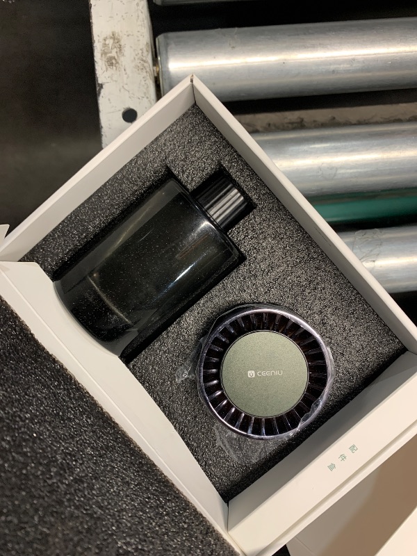 Photo 1 of ** USED**

Ceeniu New Smart Car Air Freshener, 135ml Last 6 Months, Auto ON/OFF Car Freshener Long Lasting, Multi-mode Adjustable, Ambiance Light, Natural French Fragrance, CF3 Aroma Diffuser, Mint Ice Scent