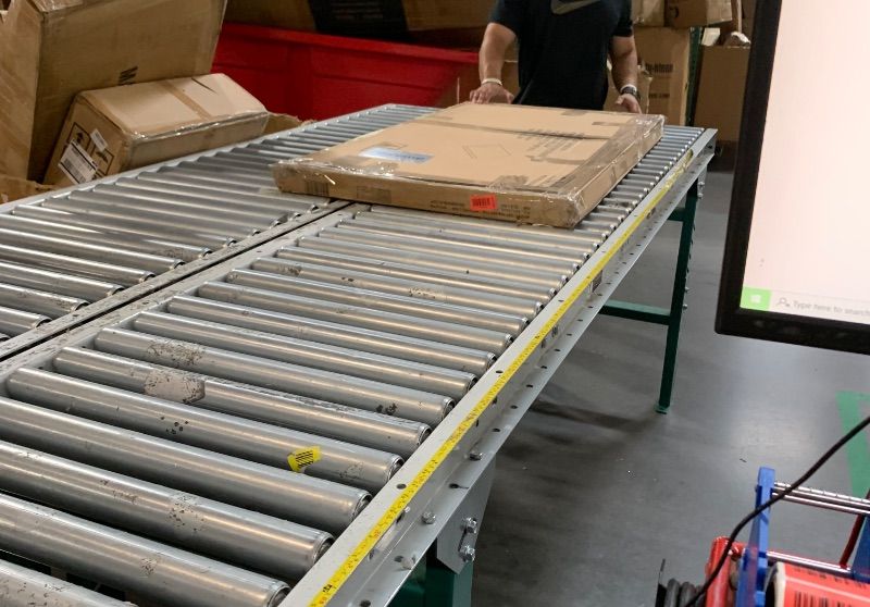 Photo 1 of **************DOES NOT INCLUDE THE LEGS, ONLY THE TALBE TOP*************
Reversible Top with 2 Colors (Red and Yellow) 2' x 4'