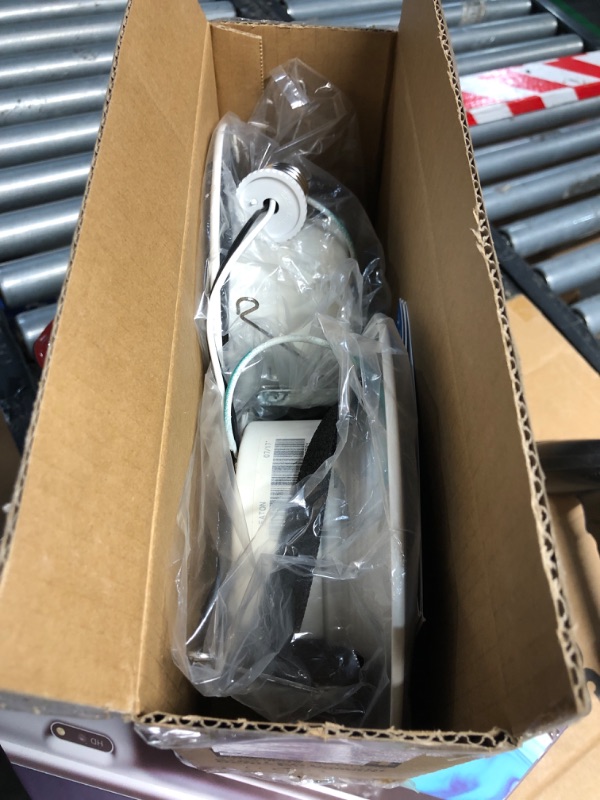 Photo 1 of ***********THIS IS ONLY 2 OF THEM***********
Sunco 6 Inch LED Recessed Light, Retrofit Downlight Can Lights for Ceiling, Baffle Trim, 1050 LM, 13W (75W Equivalent), 5000K Daylight, Dimmable, Damp Rated UL 4 Pack