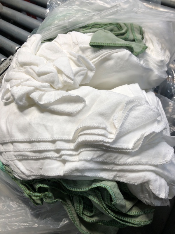 Photo 1 of (see all images)(unknown if compete) Moukeren 72 Pack Green and White Hand Towels, 16 x 27 Inch Bath Towels Bulk for Salon, Facial