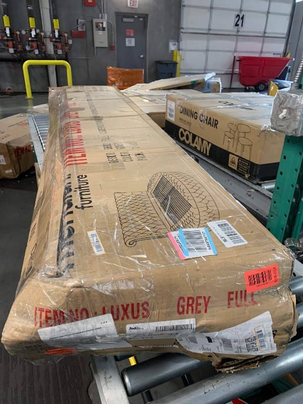 Photo 4 of Meridian Furniture Luxus Collection Modern | Contemporary Round Shaped Velvet Upholstered Bed with Deep Button Tufting and Footboard Storage, Full, Grey