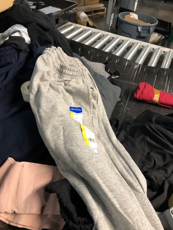 Photo 1 of (stock photo for reference)
Gildan Men's Fleece Jogger, Style G18250, grey, large