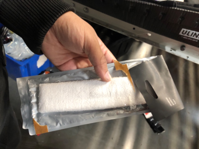 Photo 1 of (WHITE) Swoosh Headband