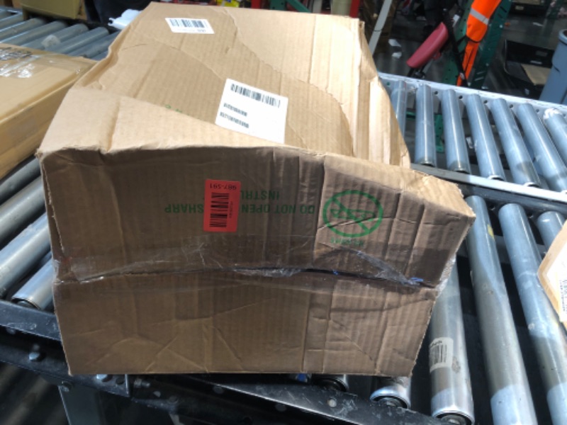 Photo 1 of ***DENTED***Kenneth Cole REACTION Out of Bounds Lightweight Hardshell 4-Wheel Spinner Luggage, Charcoal, 20-Inch Carry On