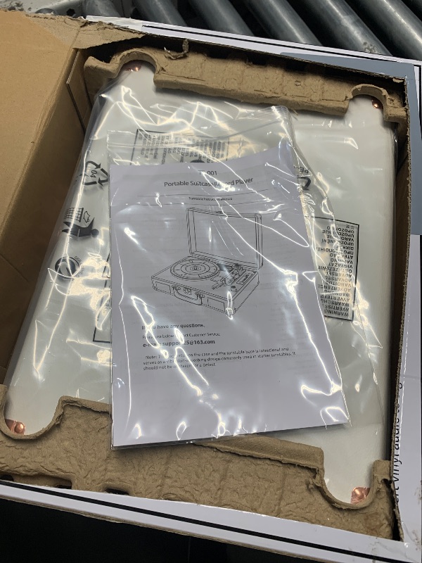 Photo 1 of ***FACTORY SEALED***Vinyl Record Player Bluetooth Vintage 3-Speed Portable Suitcase Turntables with Built-in Speakers, Belt-Driven LP Player Support USB Recording AUX-in RCA Line Out Headphone Jack, White
