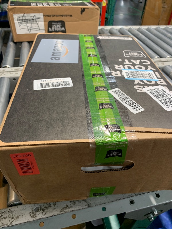 Photo 1 of ***FACTORY SEALED***WORLD'S BEST CAT LITTER Multiple Cat Unscented, 32-Pounds - Natural Ingredients, Quick Clumping, Flushable, 99% Dust Free & Made in USA - Long-Lasting Odor Control & Easy Scooping