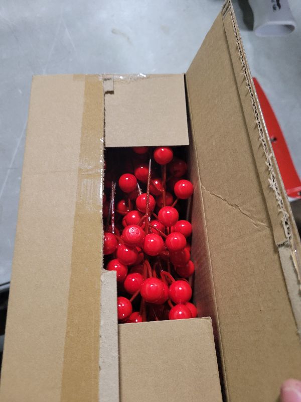 Photo 1 of 24 Pcs Artificial Red Berry Stems,7.9 Inch Christmas Berries Picks for DIY Crafts,Christmas Tree,Wreath,Berry Branch for Wedding Home and Party Decor