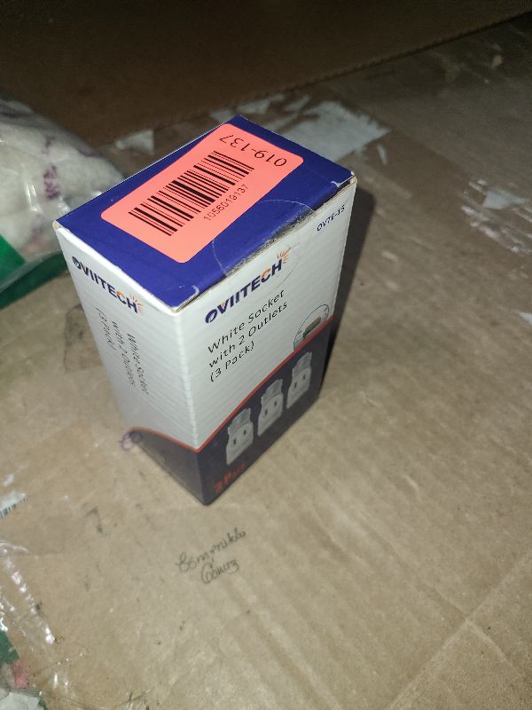 Photo 1 of 2 Outlet Light Socket to Plug Adapter, Electrical Screw in Light Bulb Socket Outlet Adapter, Lamp Holder, Dual Polarized E26 ETL, White (3PACK)