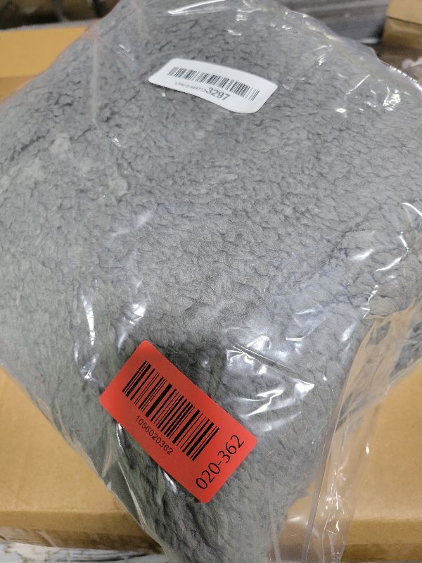 Photo 1 of 1 Pack 3 Calming Blankets Fluffy Premium Fleece Pet Blanket Soft Sherpa Throw for Dog Puppy Cat Grey Medium (30“x20'')