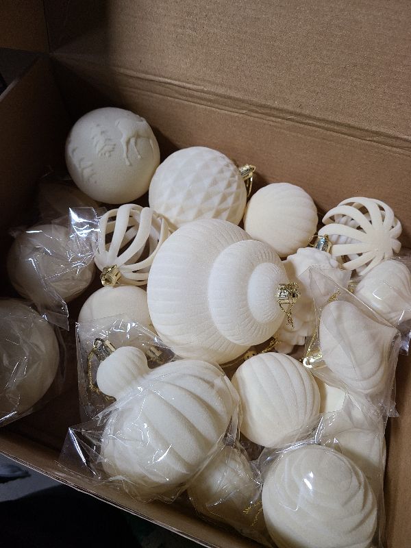 Photo 1 of 18Pcs Velvet Christmas Tree Ornaments Set, White Shatterproof Flocked Christmas Decorations Bulk for Tree, Classic Decorative Hanging Ball Ornaments for Xmas Holiday Home Party Decor