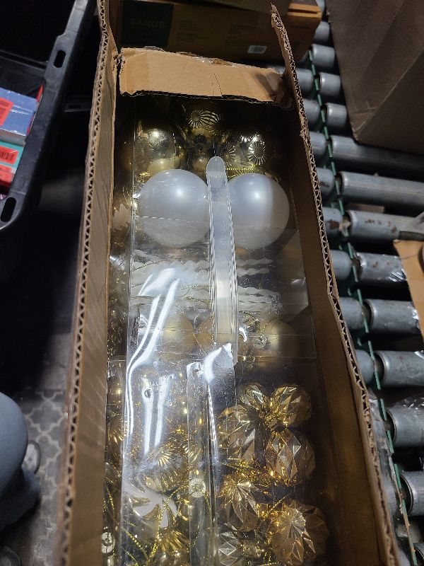Photo 1 of 128 Pcs Christmas Ball Ornament Set, SOLEDI Assorted Christmas Ornaments, Shatterproof Decorative Baubles for Xmas Tree Decor, Gift Package with Reusable Hand for Christmas Decorations, Gold