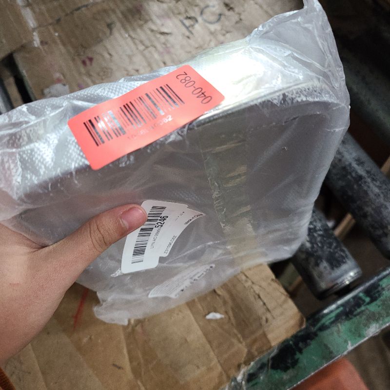 Photo 1 of 1PC 410 Stainless Steel Crisper Box Square with Lid Leak Proof Lunch Box Heat-resistant Sealed Food Storage Box,S (22 * 15 * 5.8cm)