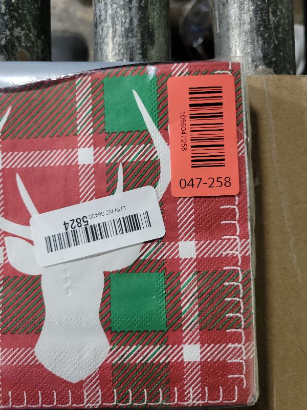 Photo 1 of 13 Inch Paper Luncheon Napkins, 20 Plaid Design Printed Napkins - 3-Ply, Textured Edges, Red And Green Paper Decorated Napkins, Soft And Strong, For Parties Or Catering Events - Restaurantware