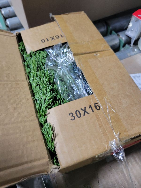 Photo 1 of 1PCS 6.2FT Christmas Garland with Lights, Real Touch Cedar Garland Artificial Realistic Thick & Lush Greenery, Soft Artificial Pine Garland for Mantle Fireplace Table Wall Indoor Christmas Decorations