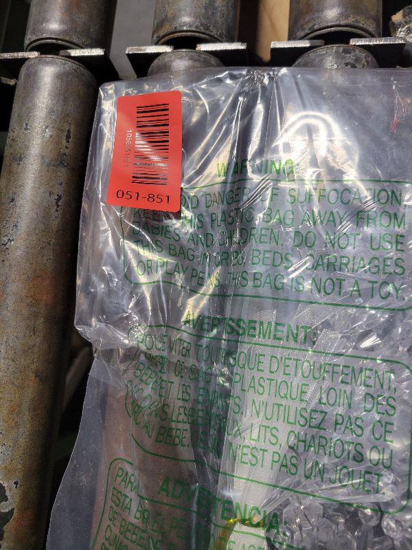 Photo 1 of 18pcs Crystal Christmas Ornaments for Tree Decorations-Hanging Acrylic Snowflake Icicle Ornaments with Drop Pendants for Winter Wonderland Chandelier Crystals Decorations Supplies