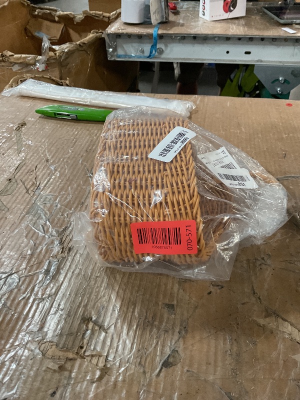 Photo 1 of * only comes with one *
Hanging Wicker Baskets for Wall, Set of 2, Brown, Small Size, Wall Hanging Storage Baskets with Oval Handle, 7.48 in /19 cm Base, 8.27 in/21 cm Height, Multipurpose for Home Decoration and Storage