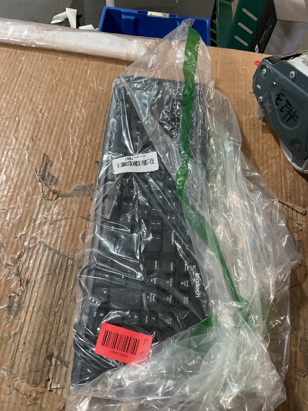 Photo 1 of * missing the mouse *
Logitech Media Combo MK200 Full-Size Keyboard and High-Definition Optical Mouse