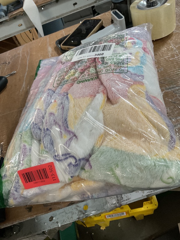 Photo 1 of (missing tote) LIFEYJ Blanket Unicorns Gifts for Girls,Soft Blanket