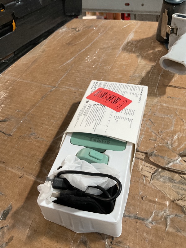 Photo 1 of [Case-Friendly] Remote Control Page Turner Ring for Kindle Paperwhite Oasis Scribe Kobo eReaders, Camera Camcorder Remote Controls, Page Turner Clicker for iPhone ipad Tablets with Storage Bag Green