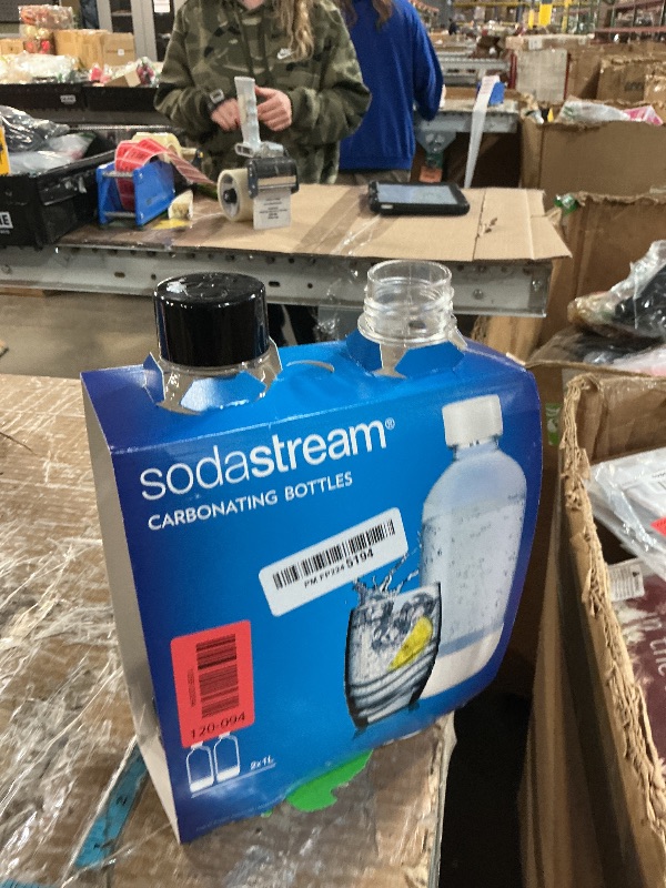Photo 1 of *missing one lid* Sodastream 1l Carbonating Bottles- Black (Twin Pack)